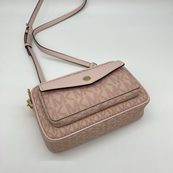 Michael Kors Medium Packet Camera Xbody Bag Ballet - Picture 12 of 13